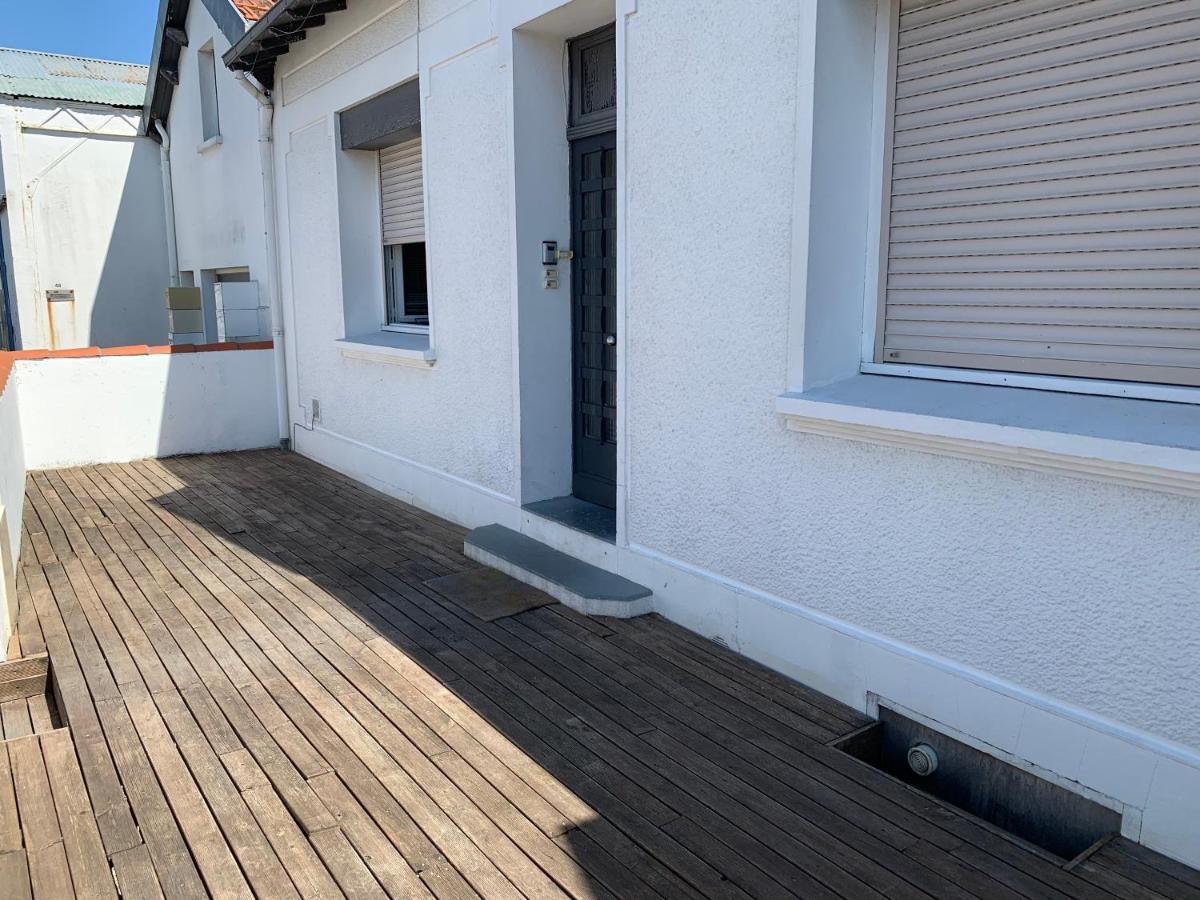 Appartement Tout Confort En Mezzanine A 20Mn A Pied Du Centre-Ville Avec Tv Et Wifi La Rochelle  Kültér fotó