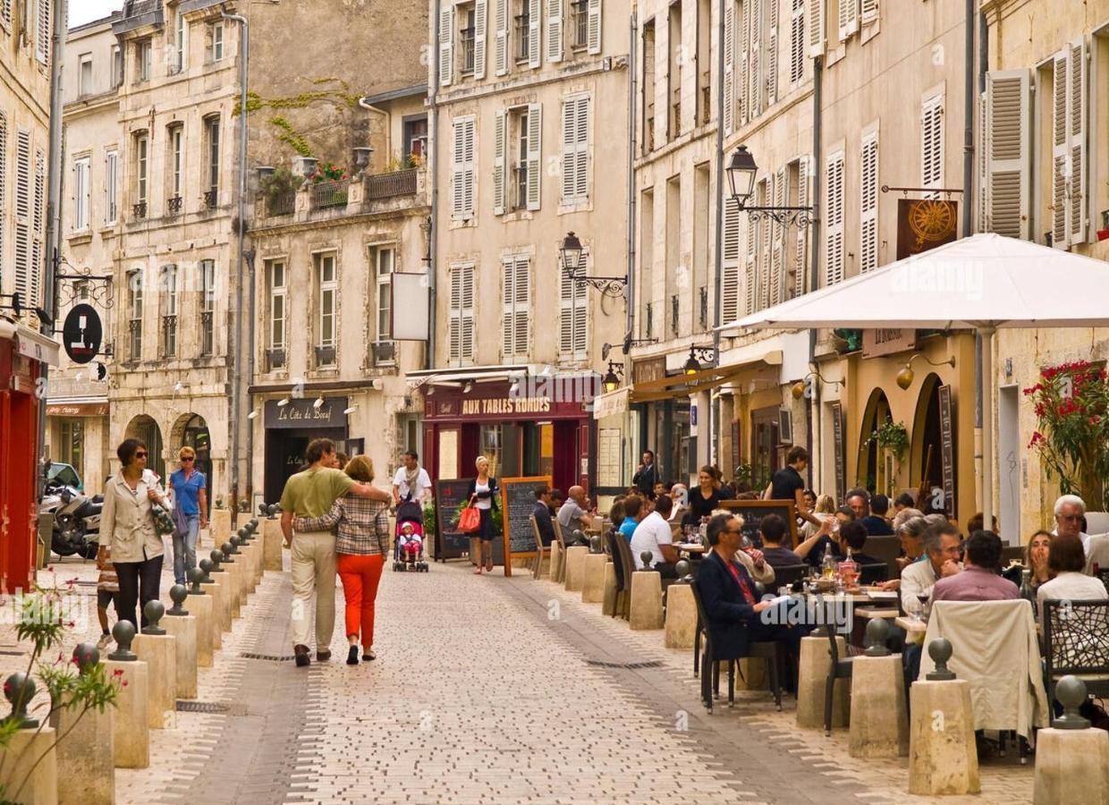 Appartement Tout Confort En Mezzanine A 20Mn A Pied Du Centre-Ville Avec Tv Et Wifi La Rochelle  Kültér fotó