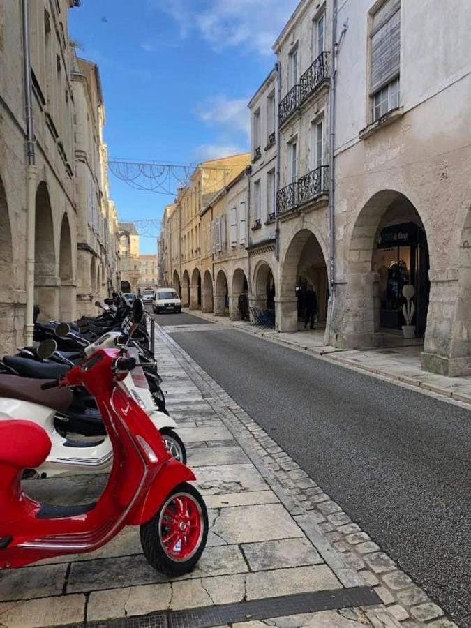 Appartement Tout Confort En Mezzanine A 20Mn A Pied Du Centre-Ville Avec Tv Et Wifi La Rochelle  Kültér fotó
